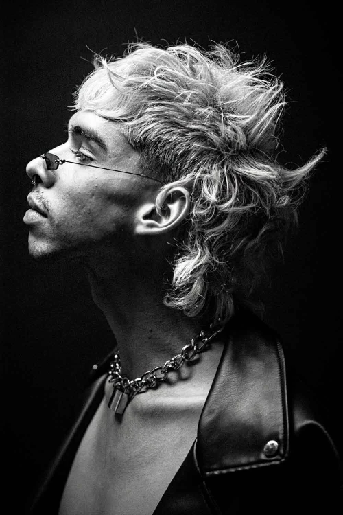 Мужчины с волчьей стрижкой