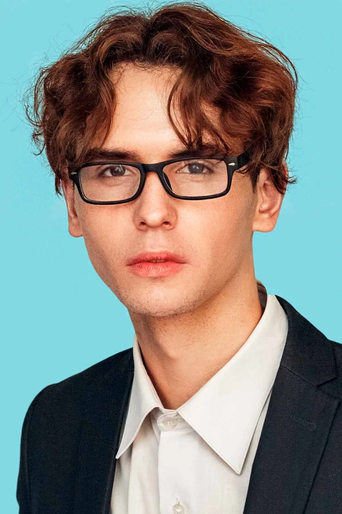 Перманентная стрижка с центральным пробором для мужчин