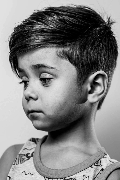 Стрижка для малышей с длинной челкой набок