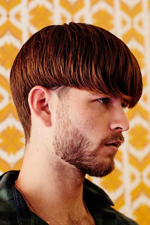 Средний пробор с конусным фейдом