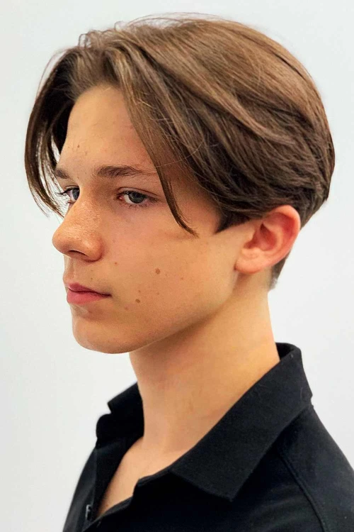 Мужская стрижка со средним пробором