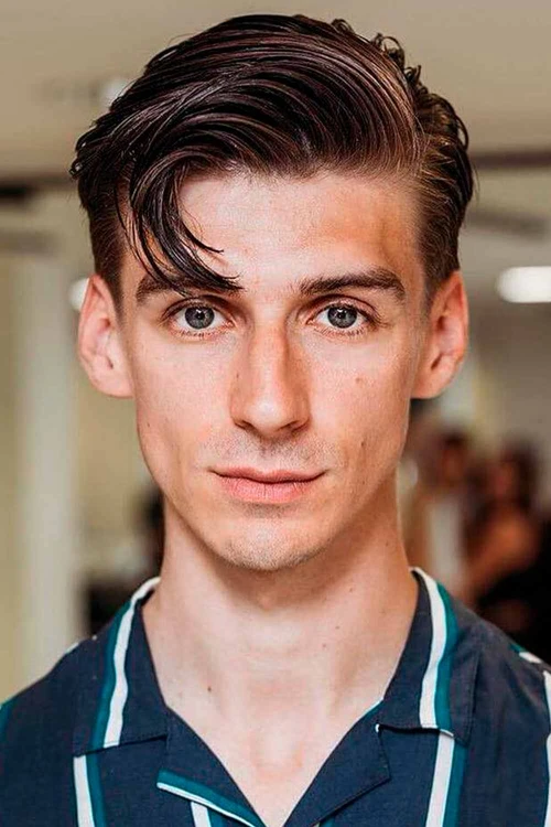 Прамая укладка с пробором