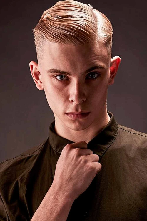 Стильный боковой пробор