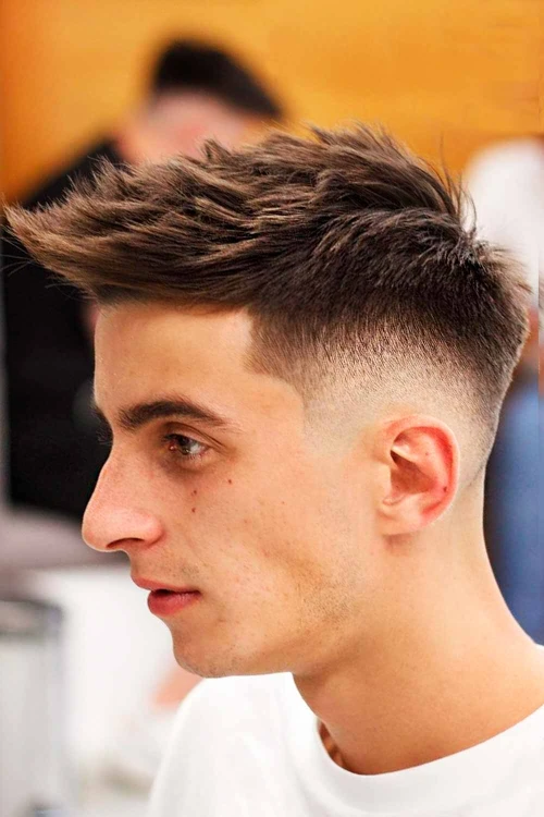 Верх с острыми концами и низкий взрывной фейд