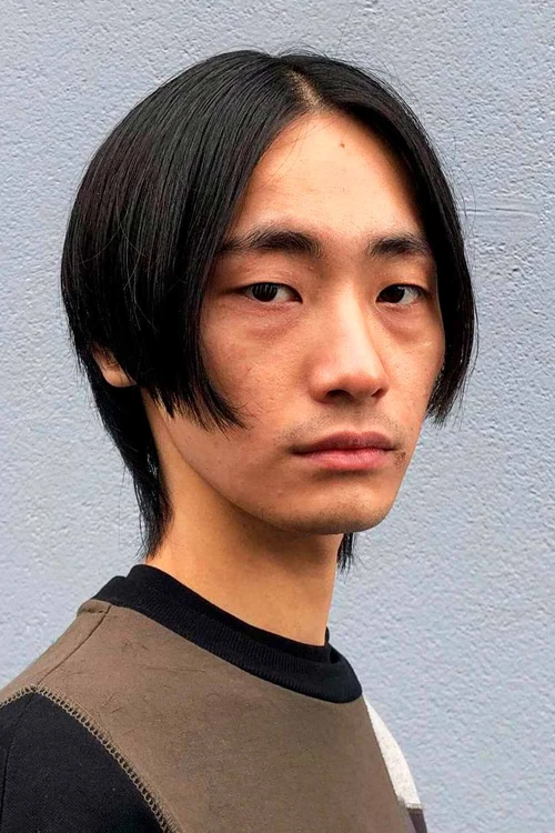 Стрижка с разделенными волосами