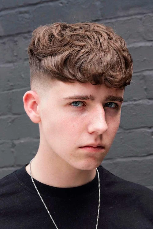 Более длинный неопрятный гребень