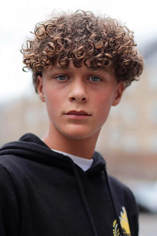 Стрижка чаша для кудрявых волос