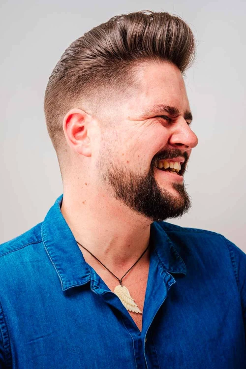 Помпадур вверху