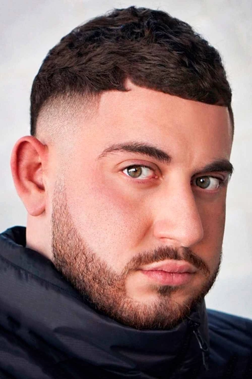 Стрижка Кроп со средним фейдом