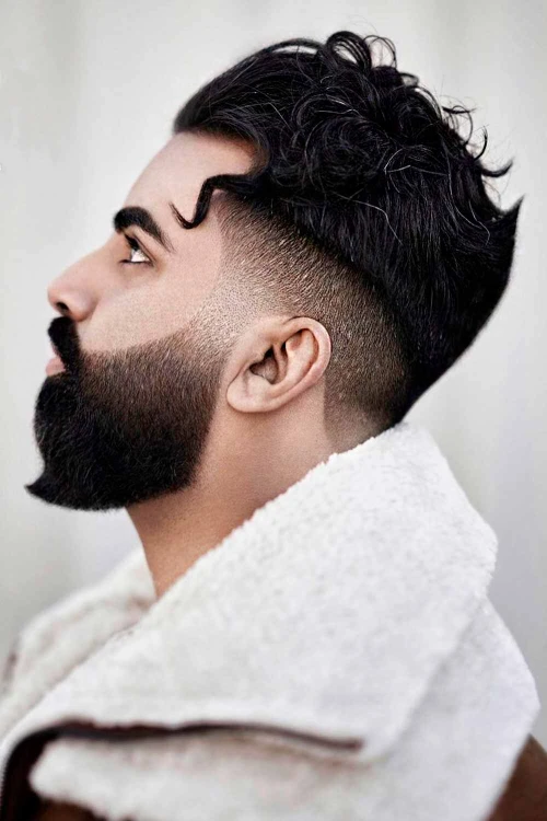 Текстурированные волосы и средний фейд