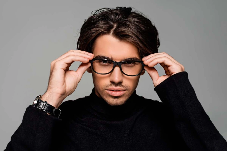 Популярные мужские прически на среднюю длину: от классики до современной